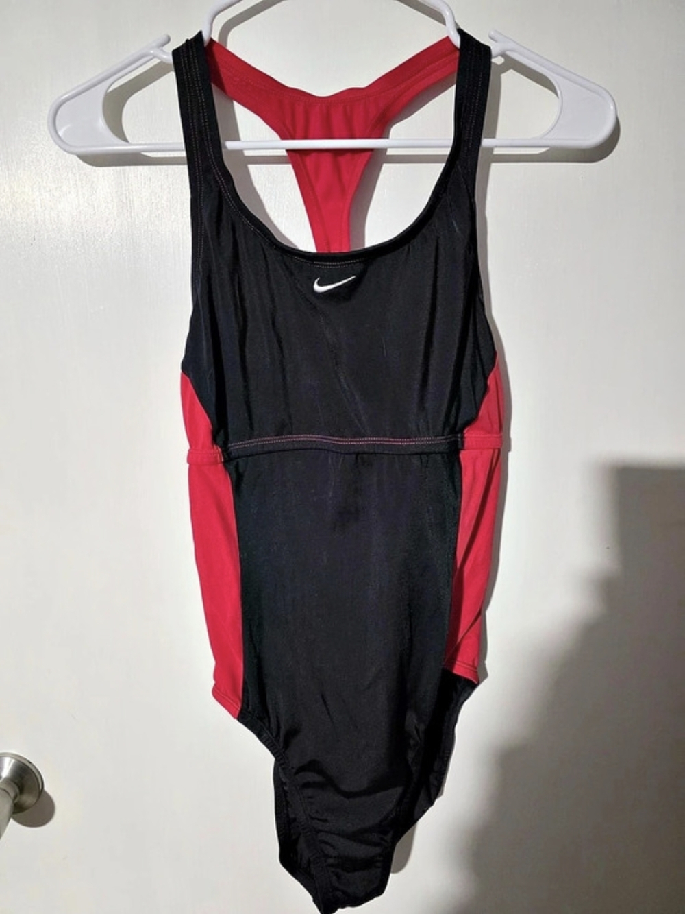 Nike Women's Colorblock Racerback One Piece Swimsuit Black & Red Size 12